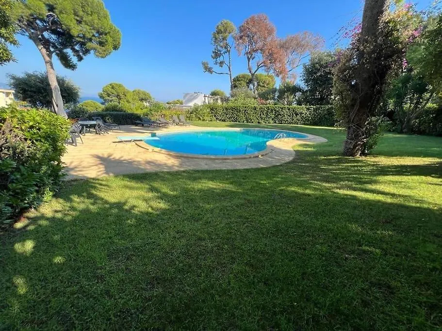Villa Eden Cap Martin Roquebrune-Cap-Martin 0*,  France